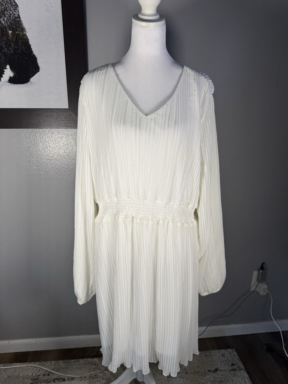 Mikarose White Dress Deep V-neck Flowing Pleated Women’s Size XL